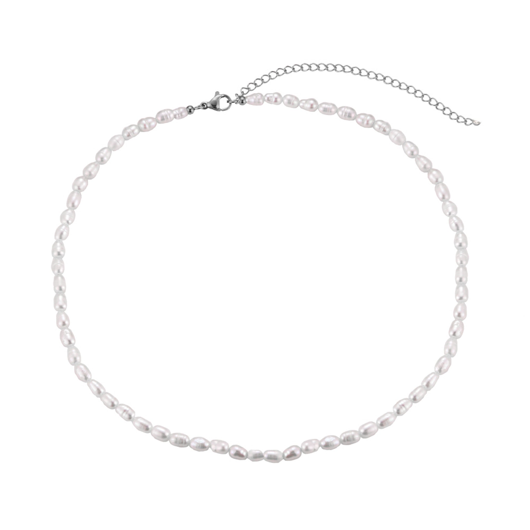 Pearl Halskette mit einer Kette aus weissen Süsswasserperlen und silbernem Verschluss.